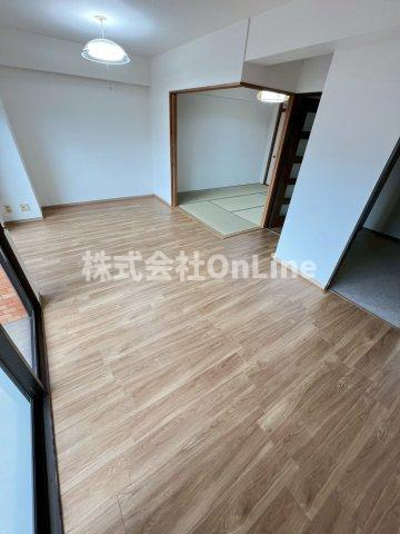 東大阪市若江東町２丁目の賃貸マンションの居間・リビング