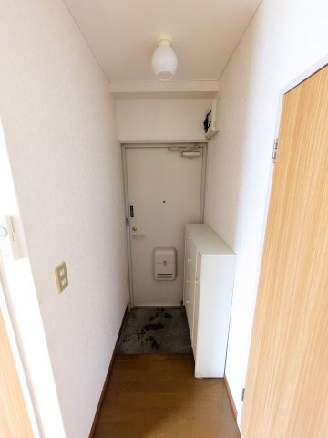 コーポレーションUの玄関