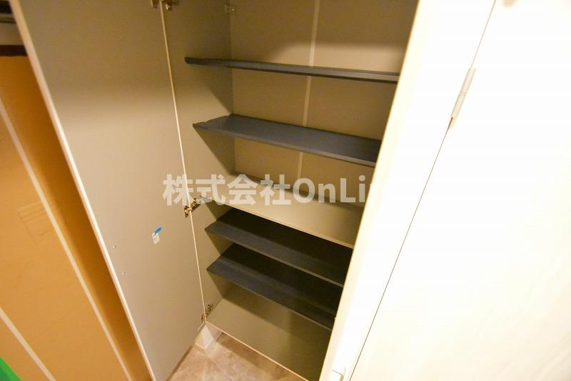 東大阪市中野南の賃貸マンションの収納