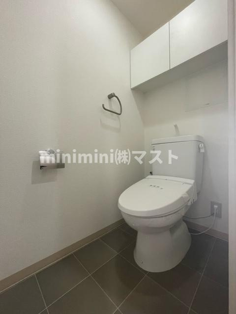 大阪市中央区本町橋の賃貸マンションのトイレ