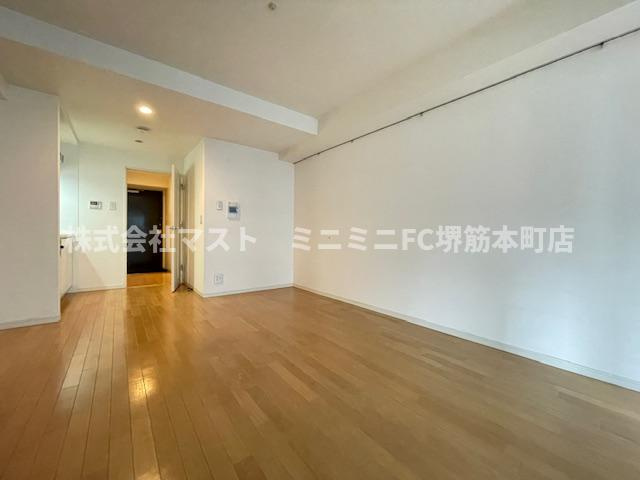 大阪市中央区本町橋の賃貸マンションの居間・リビング