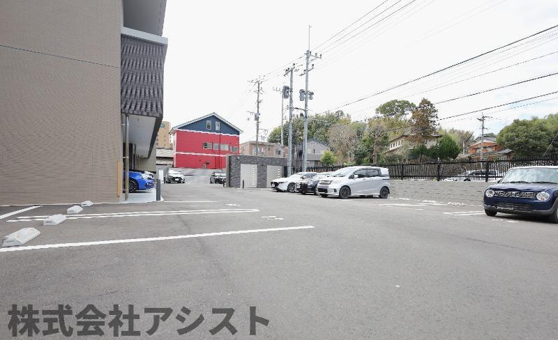 グランアッシュ新飯塚の駐車場|駐車スペースもあります