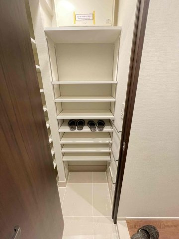GREEN PARK日本橋堀留町の玄関