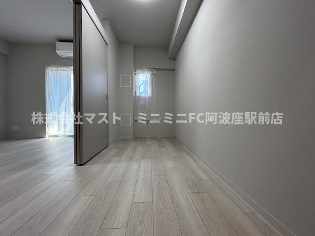 大阪市西区九条１丁目の賃貸マンションの洋室