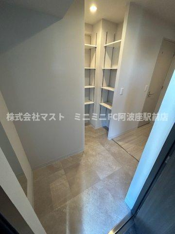 大阪市西区九条１丁目の賃貸マンションの玄関