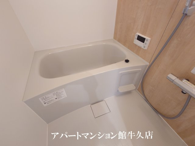 D-Invest栄町の浴室