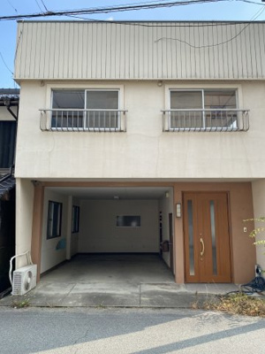 【外観】 | 柏原中古戸建700万円 | 駐車スペース