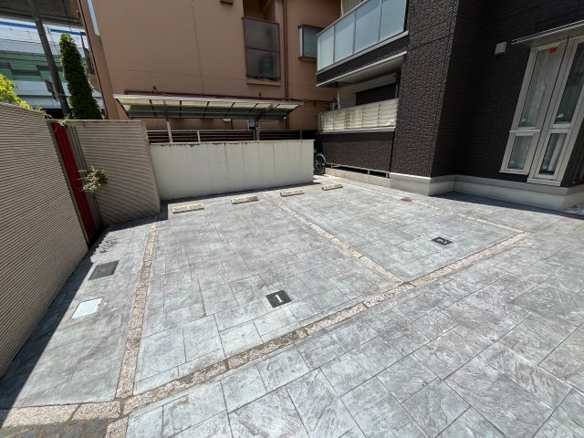 EVISTAGE甲子園の駐車場