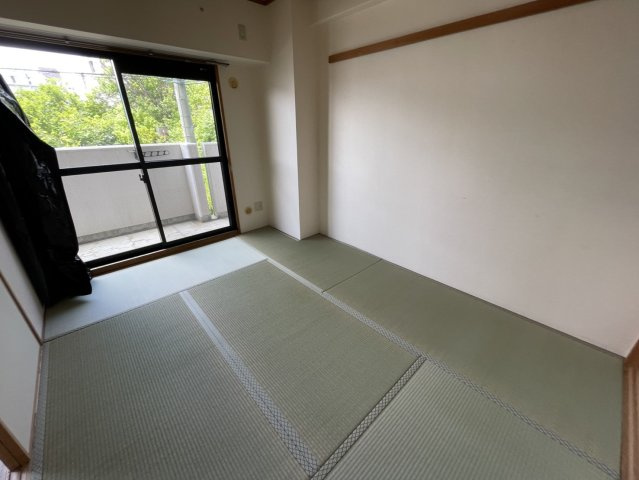 クリスタルの和室