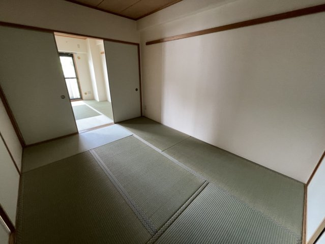 クリスタルの和室