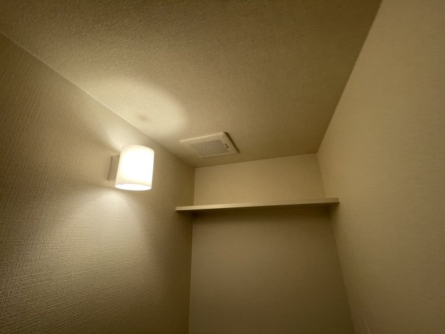 クリスタルの内装