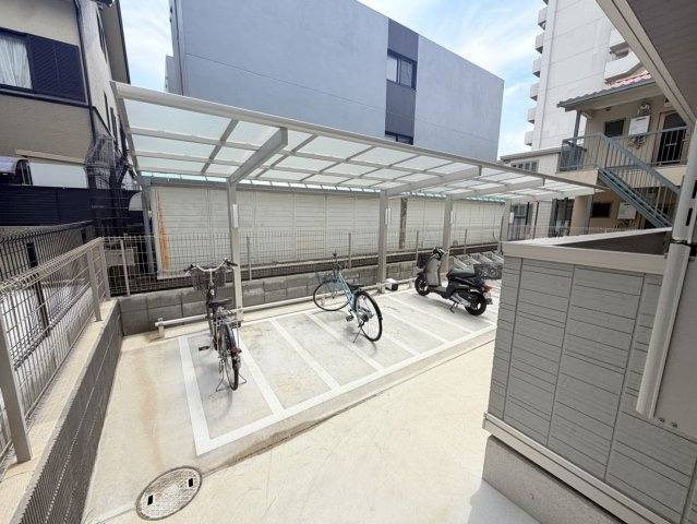 アルカンシエルの駐車場
