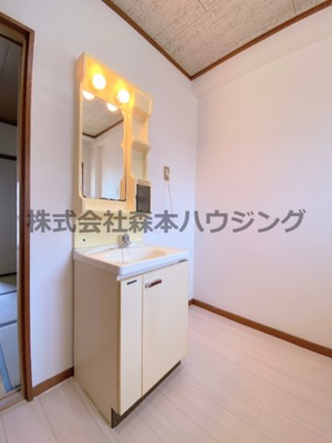 【洗面所】 | 　WESTヒルズ御堂 | 使いやすい洗面所です