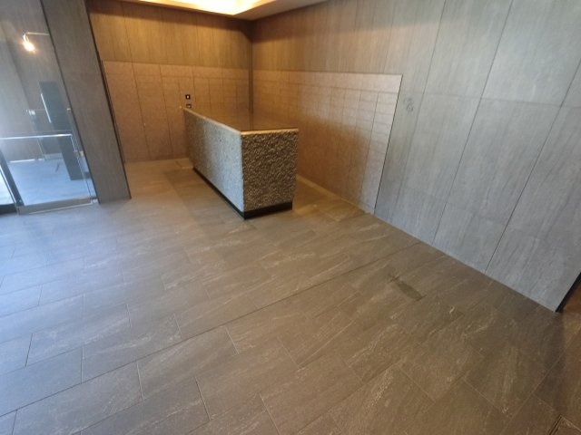 ザ・パークハビオ行徳駅前のロビー