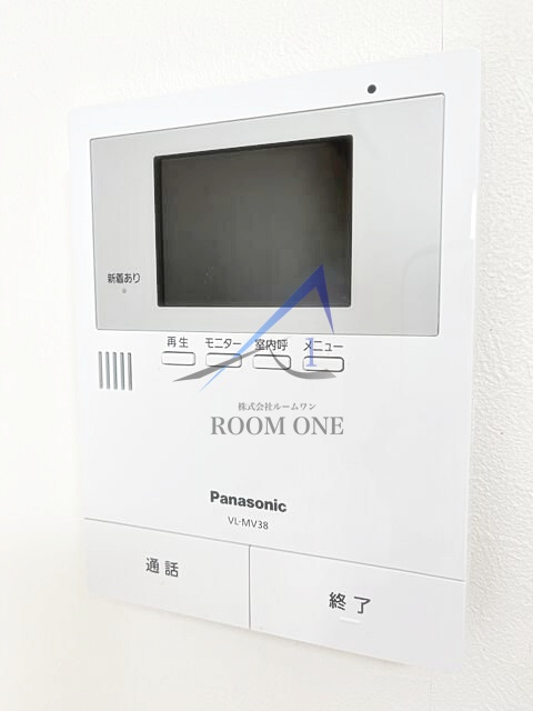タウンハウス東中野のセキュリティ|モニター付きインターホンです。