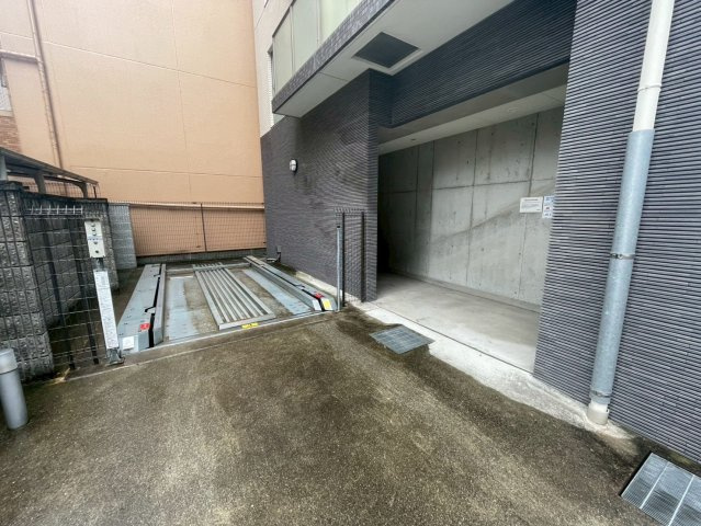 ルクレ西長堀の駐車場