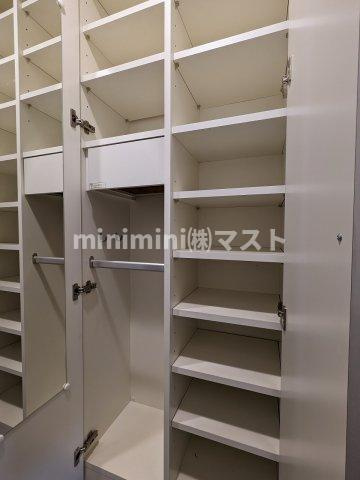 大阪市西区北堀江１丁目の賃貸マンションの収納