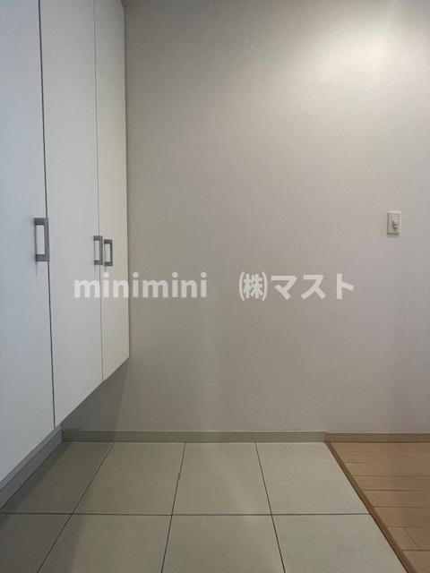 大阪市西区北堀江１丁目の賃貸マンションの玄関
