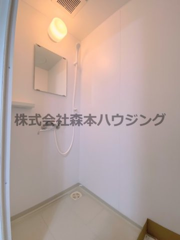 【シャワールーム】 | 　WESTヒルズ御堂 | さっと体を洗えるシャワールーム付です