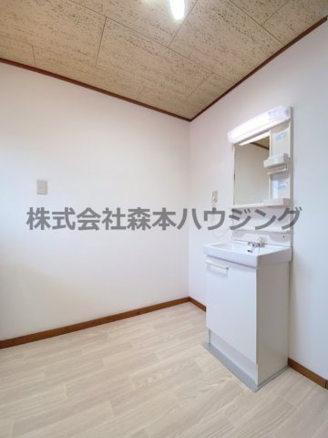 【居間・リビング】 | 　WESTヒルズ御堂 | きれいなキッチンスペースです