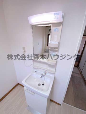 【独立洗面台】 | 　WESTヒルズ御堂 | 独立洗面台、朝の身支度には欠かせません