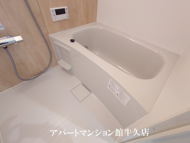 D-Invest栄町の浴室