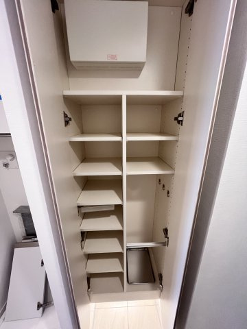 びゅうリエット横浜東神奈川の内装|シューズボックス　※別号室の参考写真です(現況優先・仕様違いの場合あり)