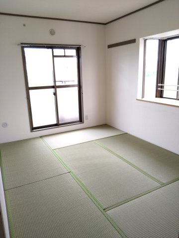 ヴィラ・シャルマンの和室|写真は別号室の反転タイプです