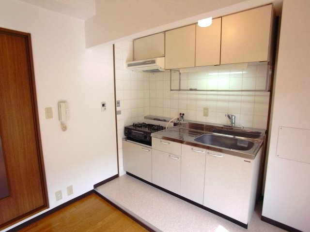 神戸市東灘区西岡本１丁目の賃貸マンションのキッチン