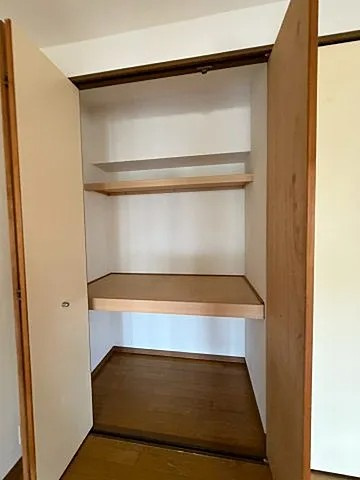 神戸市東灘区西岡本１丁目の賃貸マンションの収納