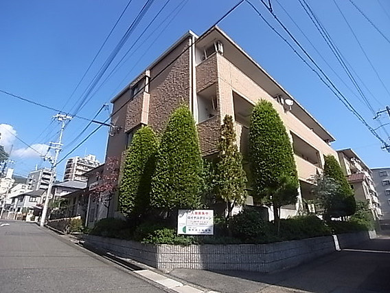 神戸市東灘区西岡本１丁目の賃貸マンションの外観