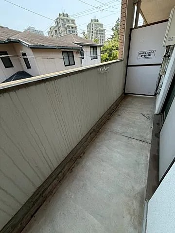 神戸市東灘区西岡本１丁目の賃貸マンションのバルコニー