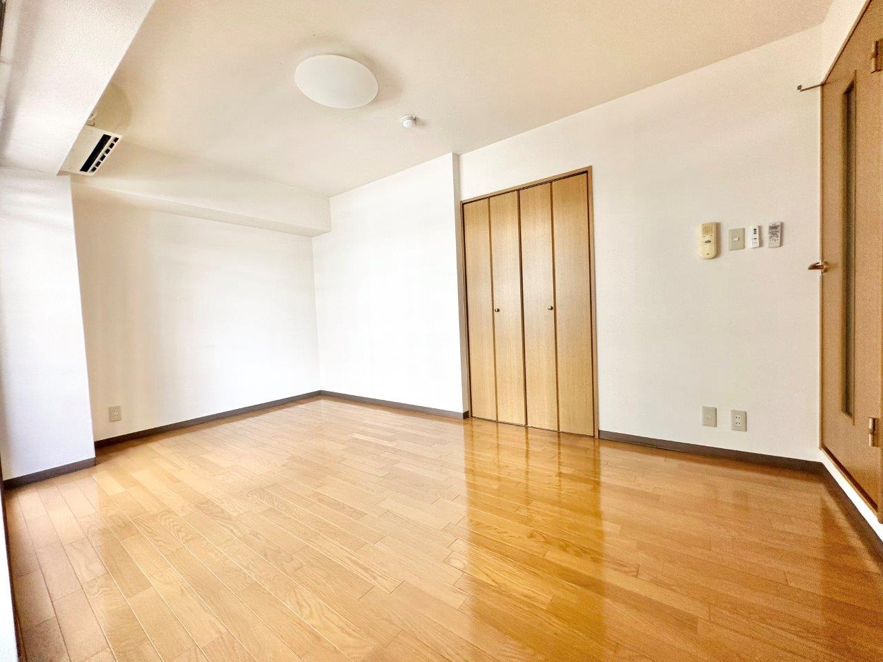 神戸市東灘区深江本町３丁目の賃貸マンションの居間・リビング
