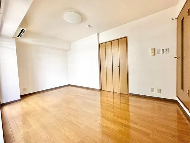 神戸市東灘区深江本町３丁目の賃貸マンションの居間・リビング