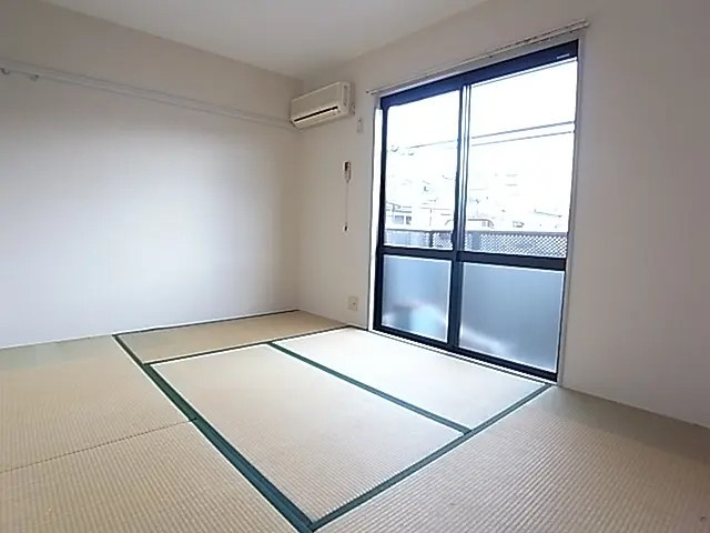 神戸市東灘区北青木３丁目のアパートの居間・リビング
