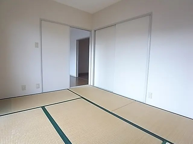 神戸市東灘区北青木３丁目のアパートの居間・リビング