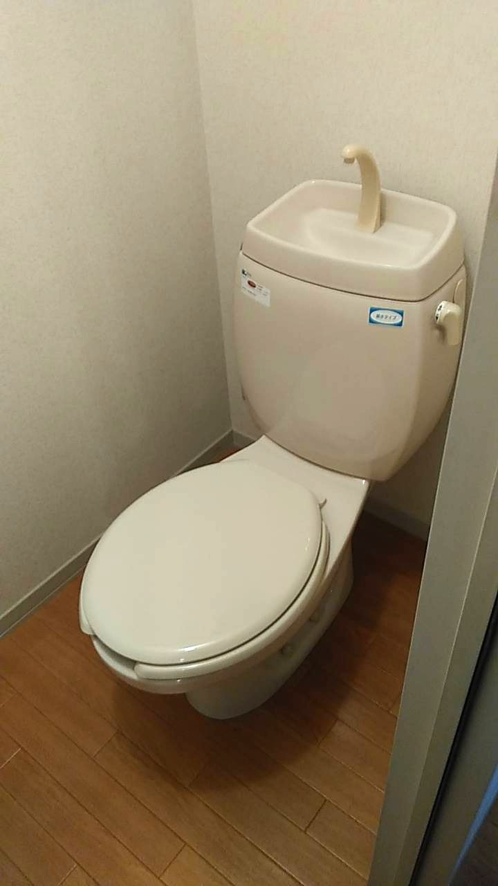 神戸市東灘区北青木３丁目のアパートのトイレ