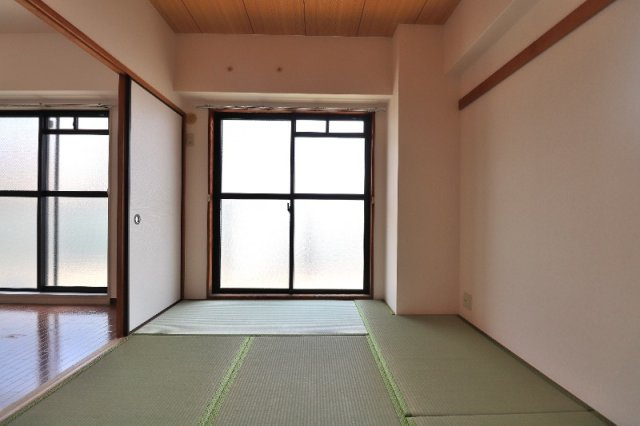 西宮市甲子園口３丁目の賃貸マンションの居間・リビング