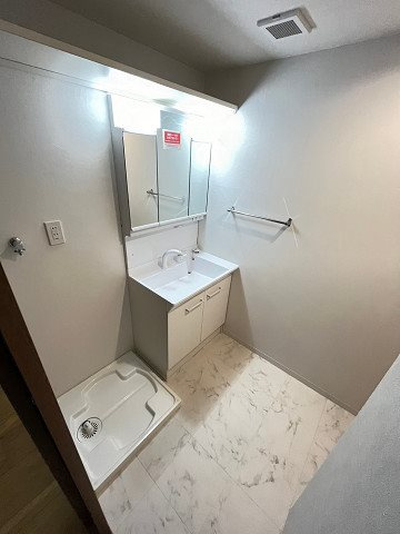 西宮市甲子園口３丁目の賃貸マンションの洗面所