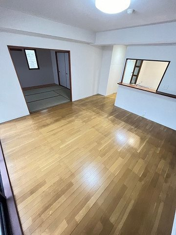 西宮市甲子園口３丁目の賃貸マンションの居間・リビング