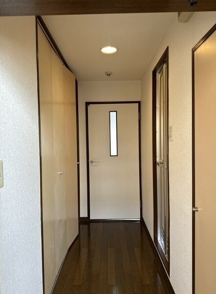 神戸市東灘区甲南町３丁目の賃貸マンションの玄関
