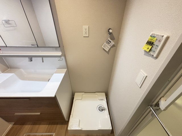 西宮市若松町の賃貸マンションの玄関