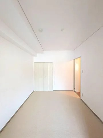 西宮市中島町の賃貸マンションの居間・リビング