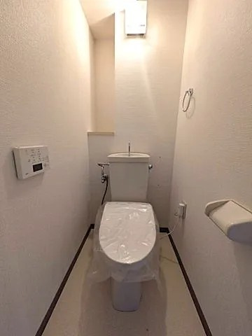 西宮市中島町の賃貸マンションのトイレ