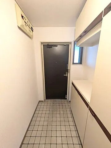 西宮市中島町の賃貸マンションの玄関