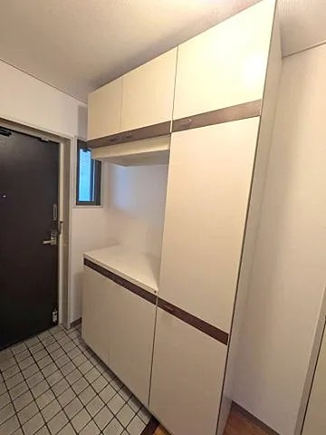 西宮市中島町の賃貸マンションの玄関