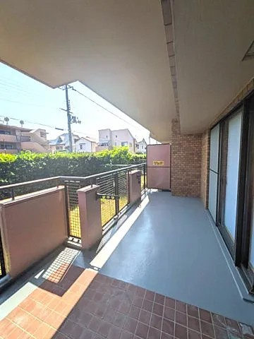 西宮市中島町の賃貸マンションのバルコニー