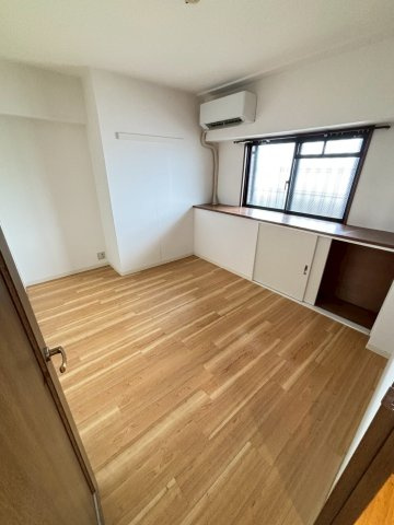西宮市津門大箇町の賃貸マンションの居間・リビング