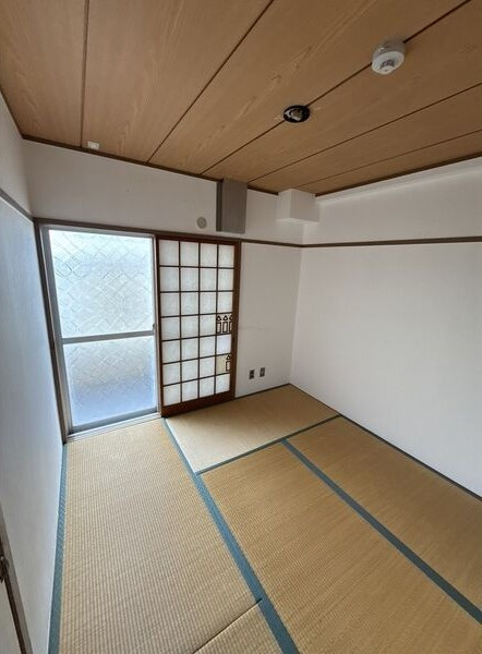 グリーンマンションの居間・リビング