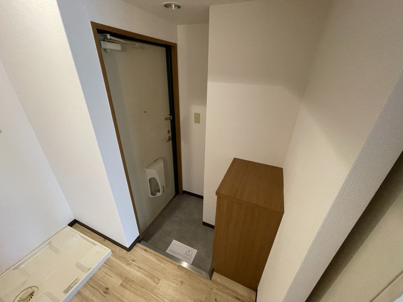 エル中山手の玄関